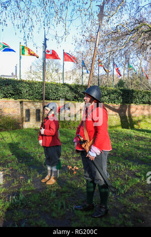 London UK. 27th January 2019. Members of   the English Civil War Society prepare to retrace the route taken by King Charles I from St James' Palace along The Mall to the place of his execution at the Banqueting House in Whitehall on 30 January 1649 Credit: amer ghazzal/Alamy Live News Stock Photo