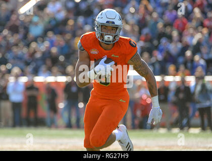 Indianapolis, Indiana, USA. 26th Dec, 2022. Los Angeles Chargers wide  receiver Keelan Doss (86) runs with the ball as Indianapolis Colts  defenders pursue during NFL game in Indianapolis, Indiana. John  Mersits/CSM/Alamy Live