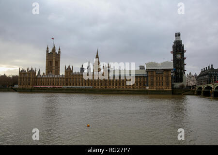 London, UK. 27th Jan, 2019. Dark rain clouds are seen over Palace of Westminster. British Prime minister Theresa May is under pressure to come up with an alternative Brexit deal that will win support from MPs across the political spectrum, following her humiliating defeat in the House of Commons on Tuesday 15 January. MPs will vote on Tuesday 29 Jan 2019 on the Brexit Deal. Credit: Dinendra Haria/SOPA Images/ZUMA Wire/Alamy Live News