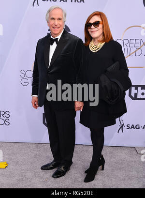 Los Angeles, USA. 27th Jan, 2019. Henry Winkler, Stacey Weitzman 193 arriving at the 25th Annual Screen Actors Guild Awards at The Shrine Auditorium on January 27, 2019 in Los Angeles, California Credit: Tsuni / USA/Alamy Live News Stock Photo