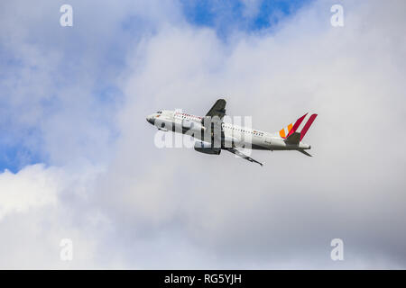 germanwings Flugzeug am Himmel, Airport DŸsseldorf-International, DŸsseldorf, North Rhine-Westphalia, Germany, Europe, germanwings Flugzeug am Himmel, Stock Photo