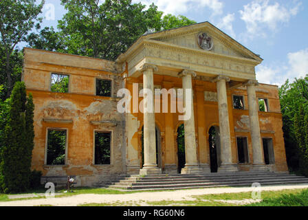 Ruins of the destroyed Habsburg Palace in Alcsútdoboz, Hungary. Az elpusztult Habsburg-palota romjai Alcsútdobozon. Stock Photo