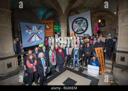 Oxford, UK. 28th January 2019. A motion to declare a state of climate emergency. Proposed by Green councillor Craig Simmonds, the motion was passed by Oxford City Council, evening of Monday 28th January 2018 at Oxford Town Hall. The motion carried  proposes that all decisions made by council  must be made with a state of climate emergency to be considered. Credit: adrian arbib/Alamy Live News Stock Photo