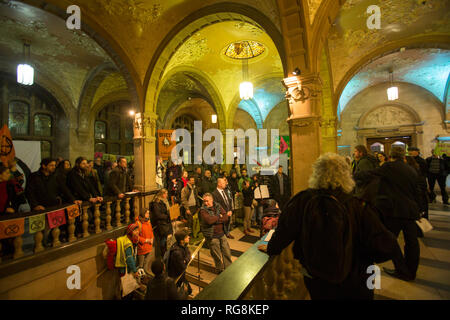 Oxford, UK. 28th January 2019. A motion to declare a state of climate emergency. Proposed by Green councillor Craig Simmonds, the motion was passed by Oxford City Council, evening of Monday 28th January 2018 at Oxford Town Hall. The motion carried  proposes that all decisions made by council  must be made with a state of climate emergency to be considered. Credit: adrian arbib/Alamy Live News Stock Photo