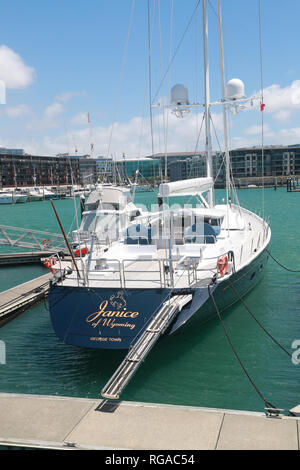 Yachts moored in Auckland harbour, New Zealand Stock Photo