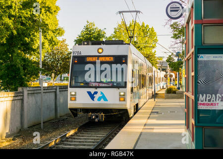 May 11, 2018 Mountain View / CA / USA - VTA Train arriving at the Middlefield station in south San Francisco bay; VTA Light Rail is a system serving S Stock Photo