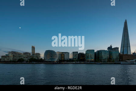 Great Britain, England, London, River Thames with City Hall and The Shard at blue hour