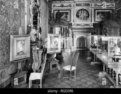 italy, lombardia, milan, museum poldi pezzoli, gold room Stock Photo
