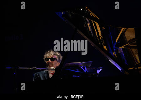Madrid, Spain. 29th Jan, 2019. Fito PÃ¡ez seen performing during the concert in Spain.Fito PÃ¡ez, one of the great Argentine popular rock music artists, returns to Spain, to Circo Price, with his solo piano tour, a review of the most important songs in his 30 years of artistic career. Credit: Jesus Hellin/SOPA Images/ZUMA Wire/Alamy Live News Stock Photo