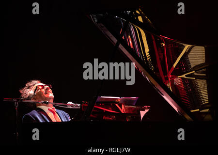 Madrid, Spain. 29th Jan, 2019. Fito PÃ¡ez seen performing during the concert in Spain.Fito PÃ¡ez, one of the great Argentine popular rock music artists, returns to Spain, to Circo Price, with his solo piano tour, a review of the most important songs in his 30 years of artistic career. Credit: Jesus Hellin/SOPA Images/ZUMA Wire/Alamy Live News Stock Photo