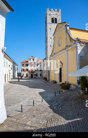 Croatia, Istria, Motovun, Old town, Main Square Trg Andrea Antico, St. Stephen's Church Stock Photo