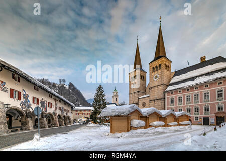 Collegiate Church of St Peter and John the Baptist, Schlossplatz square, Berchtesgaden, Bavaria, Germany Stock Photo