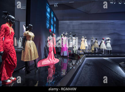 Christian dior exhibition 2019 outlet
