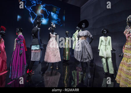 Dior exhibition dates 2019 discount