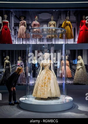 London, UK. 30th January, 2019. The centre piece of the second room is a dress designed for the 21st birthday of Princess Margaret - Christian Dior: Designer of Dreams - the largest and most comprehensive exhibition ever staged in the UK on the House of Dior. From 1947 to the present day, it traces the history and impact of one of the 20th century's most influential couturiers, and the six artistic directors who have succeeded him. Credit: Guy Bell/Alamy Live News Stock Photo