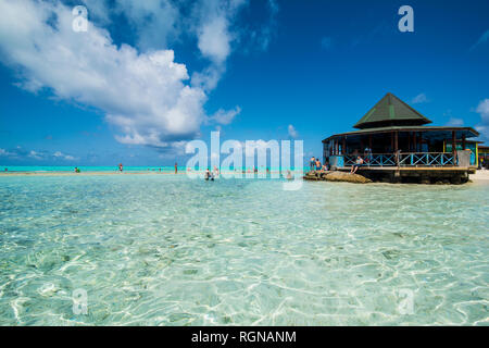 Carribean, Colombia, San Andres, tourists in resort on El Acuario Stock Photo