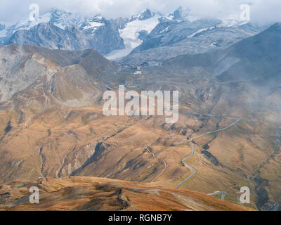 Border region Italy Switzerland, mountain landscape at Piz Umbrail Stock Photo