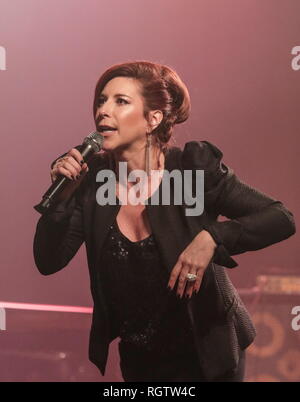 PARIS,FRANCE,ROBIN MCKELLE SINGS AT THE THEATRE TRIANON PARIS FRANCE Stock Photo
