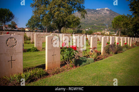 Cassino War Cemetery, Province of Frosinone, south-east of Rome, Italy.  Commonwealth graves of those who fought in the Battle of Cassino WW2 Stock Photo