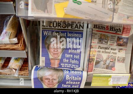 headline on the front cover of the new european newspaper urges the last business to leave britain to please turn out the lights Stock Photo