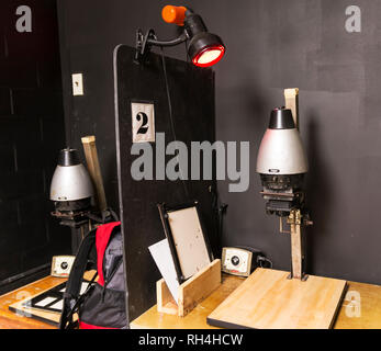 Vintage darkroom equipment Stock Photo - Alamy