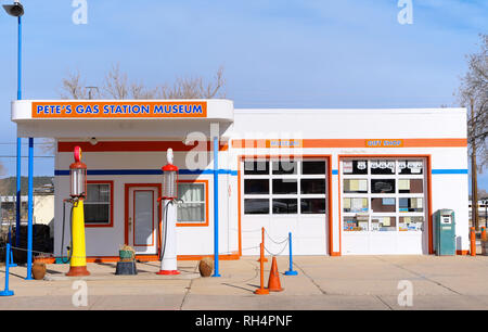 USA, Arizona, Williams: Pete's Route 66 Gas Station Museum. Former gas station converted into a museum along the legendary Route 66 Stock Photo