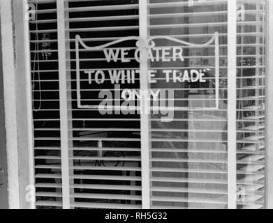 Sign on a restaurant: 'We Cater to White Trade only.', taken in Lancaster, Ohio, August 1938 Stock Photo