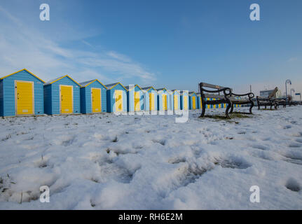 Bognor Regis, UK. 1st February, 2019. Heavy snowfall sweeps across the UK, Bognor Regis, United Kingdom, 1st February 2019. Snowy scenes at the promenade at Felpham beach near Bognor Regis, a rare sight on the South Coast of England. Credit Stuart C. Clarke/Alamy Live News. Stock Photo