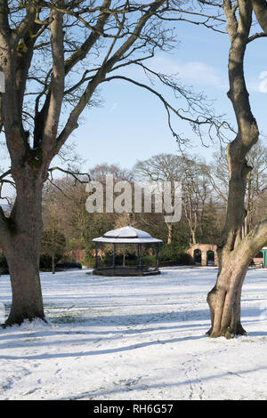 Gateshead, UK. 1st Feb, 2019. A day of snow showers and sunshine left a wintery covering in Saltwell Park, Gateshead, north east England. (c) Credit: Washington Imaging/Alamy Live News Stock Photo