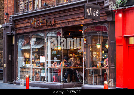 Viet Food Restaurant Soho London The Viet Food Vietnamese Restaurant On Wardour Street In Londons Soho Entertainment District Rh7wee 