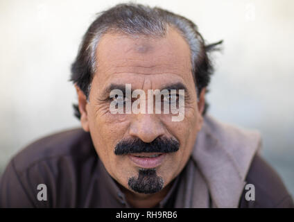 Portrait of a saudi man with kohl on his eyes, Jizan Province, Addayer, Saudi Arabia Stock Photo