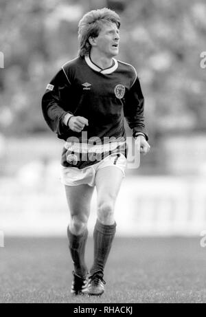 Gordon Strachan・ゴードン・ストラッカン伝記・スコットランドの英雄 Gordon Strachan: Life at Celtic - YouTube
