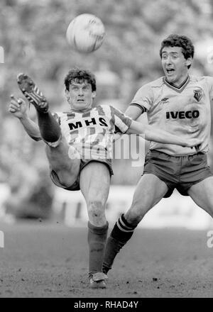 BRIAN MARWOOD , WILF ROSTRON, SHEFFIELD WEDNESDAY FC V WATFORD FC, , 1985 Stock Photo