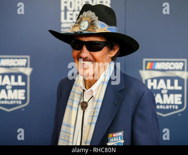 Charlotte, North Carolina, USA. 1st Feb, 2019. The King RICHARD PETTY at the 2019 NASCAR Hall of Fame Red Carpet entry into the Charlotte Convention Center on February 1, 2019 in Charlotte North Carolina Credit: Ed Clemente/ZUMA Wire/Alamy Live News Stock Photo