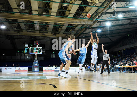 Karlsruhe, Deutschland. 02nd Feb, 2019. Of which Damion Lacy (Lions) throws. GES/Basketball/ProA: PSK Lions - Baskets Paderborn, 02.02.2019 - | usage worldwide Credit: dpa/Alamy Live News Stock Photo