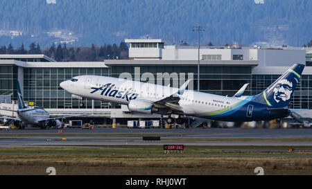 Richmond, British Columbia, Canada. 2nd Feb, 2019. An Alaska Airlines Boeing 737-800 (N524AS) jet airliner takes off from Vancouver International Airport. Credit: Bayne Stanley/ZUMA Wire/Alamy Live News Stock Photo