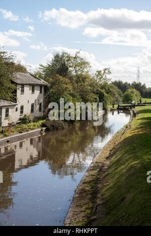 Lock keepers cottage on the Montgomery Canal near Lower Frankton Ellesmere Shropshire England Stock Photo