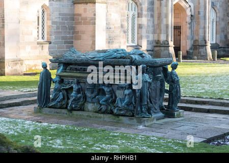 Elphinstone Monument - Bishop Elphinstone's Tomb or Monument (north side showing the four cardinal virtues )  Kings College, Aberdeen University Stock Photo