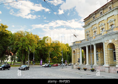 VILNIUS, LITHUANIA - AUGUST 11, 2018: Narrow streets of the Old Town of Vilnius, one of the largest surviving medieval old towns in Northern Europe, U Stock Photo