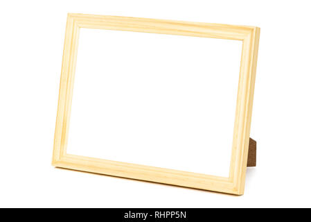 Khung ảnh gỗ đứng trên nền trắng: Với khung ảnh gỗ đứng trên nền trắng, bạn sẽ có những bức ảnh hoàn hảo để trang trí cho không gian của mình. Khung được thiết kế đơn giản nhưng không kém phần sang trọng, giúp cho bức ảnh trở nên nổi bật và cuốn hút mọi ánh nhìn.