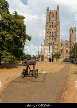 The pathway to Ely Cathedral, Ely, England. The cannon was captured from the Russian's at Sevastopol. Stock Photo