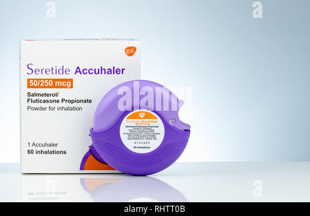 CHONBURI, THAILAND-NOVEMBER 28, 2018 : Seretide Accuhaler and packaging. Asthma accuhaler for treatment asthma. Bronchodilator and steroids drug for s Stock Photo