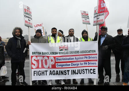 London Bridge, UK. 4th Feb 2019. Independent Workers Union of Great Britain 98% of them are Asian protest against TFl congestion charge racist attacks on the minority trying to earn a honest living from £200 annual and in April 2019 will rise to £4000 on 4 Feb 2019, on London, Bridge, UK. Credit: Picture Capital/Alamy Live News Stock Photo