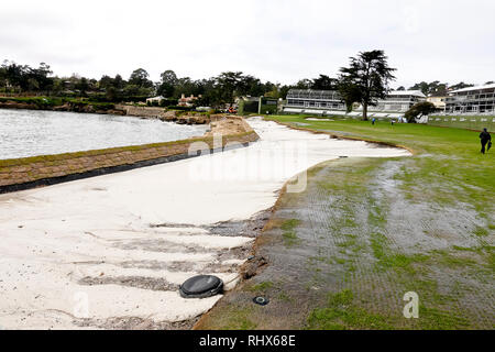 Pebble Beach, California, USA. 4th February, 2019 Pebble Beach beach Golf  Links, CA, USA Wet weather and storms lash the iconic venue prior to the  start of the AT&T Pro Celebrity PGA