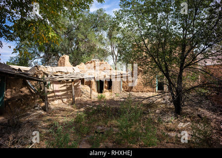 Dilapidated old adobe buildings in Ranchos de Taos, New Mexico, USA Stock Photo