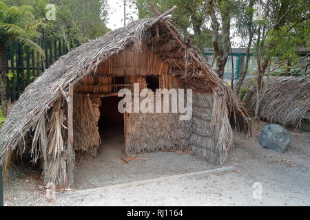 Maori Hut New Zealand Historic Engraving From Th Century Eine Stock Photo Alamy