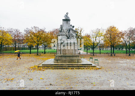 Paris (France) - Garden of Tuileries (Jardin des Tuileries) outside the Louvre Stock Photo