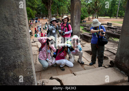 Kambodscha, Provinz Siem Reap, Region Angkor, buddhistische Tempelanlage Prea Khan, Touristen, Besucher, Stock Photo