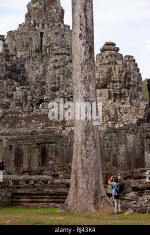Kambodscha, Provinz Siem Reap, Region Angkor, buddhistische Tempelanlage Bayon, T?rme mit Monumentalgesichter, Stock Photo