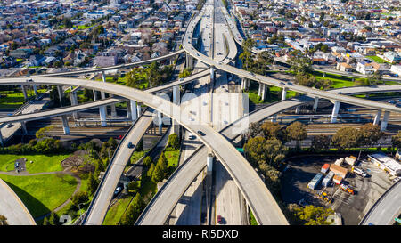 component maintain Thigh Grove-Shafter /MacArthur Interchange, Oakland, CA, USA interstate 580 and  980 Stock Photo - Alamy